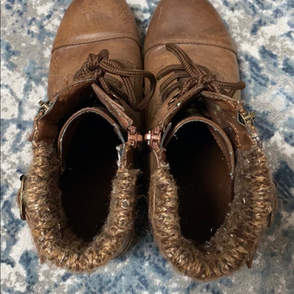 Boots ! - Picture 3 of 3